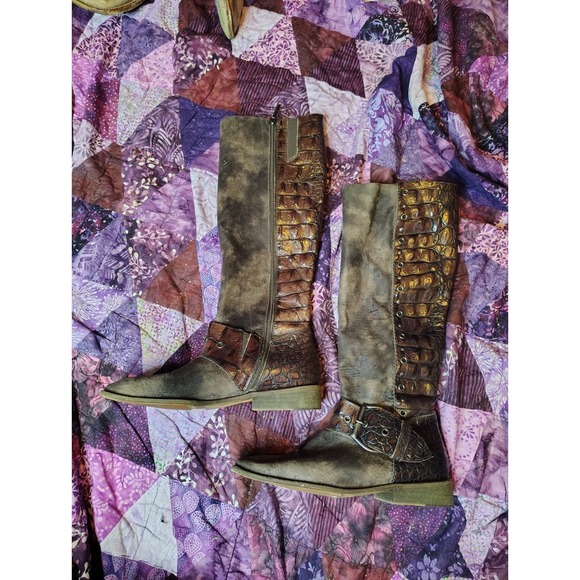 Shoes - Donald J Pliner Gale Sz 8M Alligator Embossed Leather Riding Boots Women's Zip